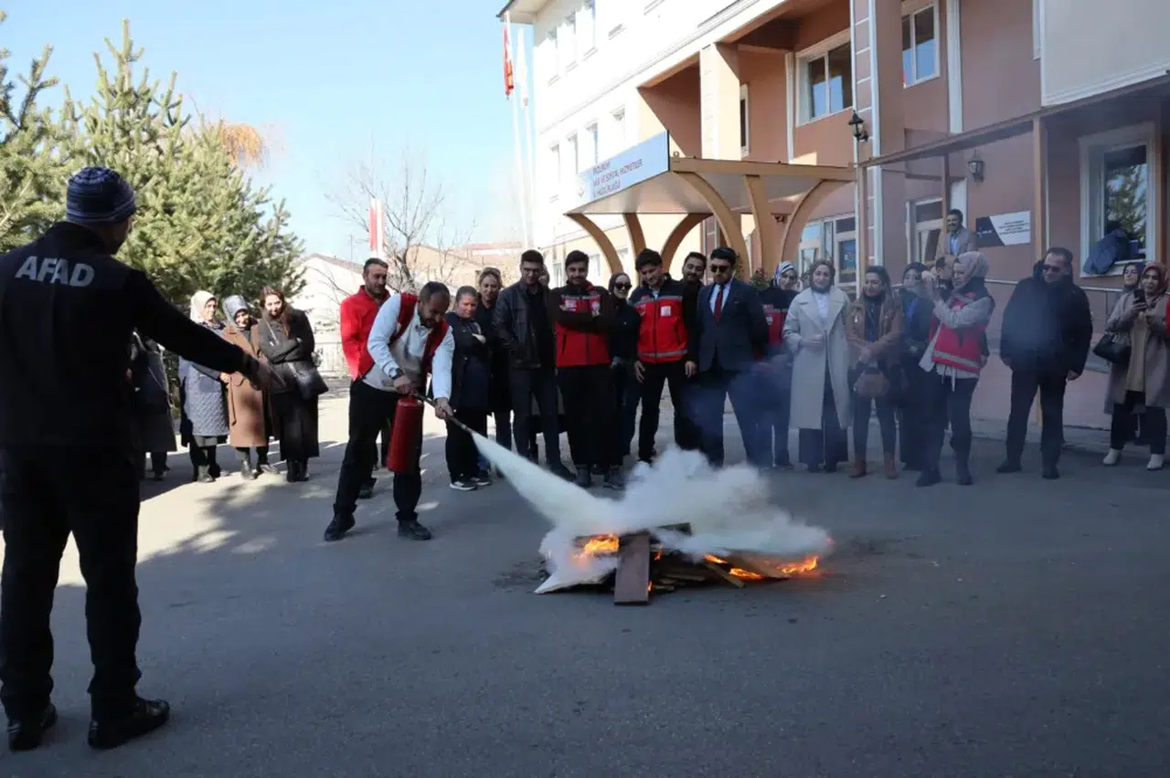 Erzurum’da Aile ve Sosyal Hizmetler’den Afet Farkındalığına Yönelik Tatbikat