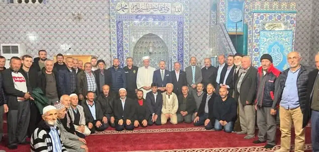 Vakfıkebir Belediye Başkanı Fuat Koçal, Mahmutlu Mahallesi’nde Kur’an-ı Kerim Tilavetine Katıldı