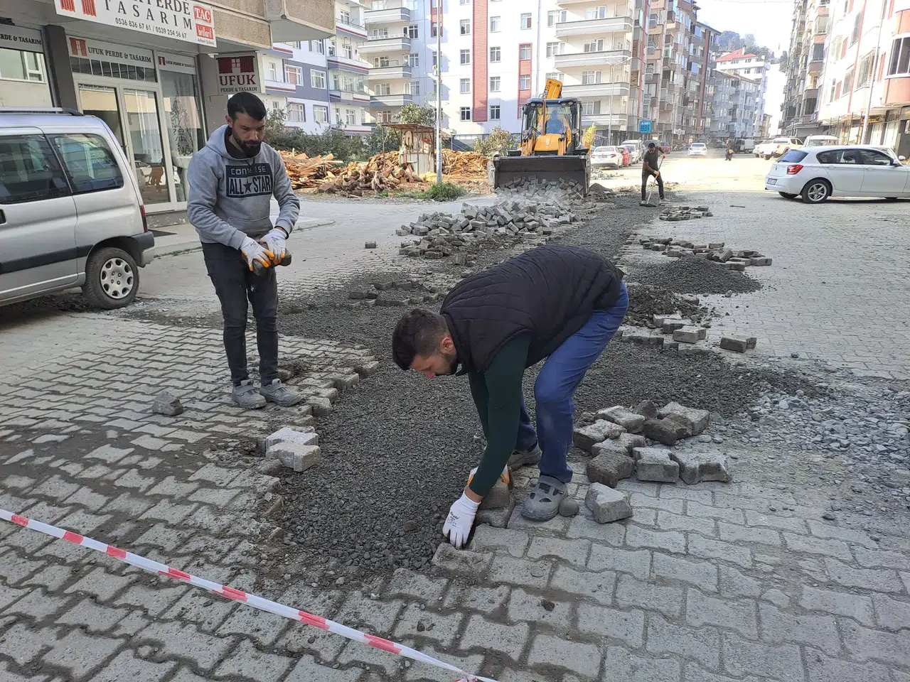 Arhavi’de Doğalgaz Sonrası Yol Onarım Çalışmaları Devam Ediyor