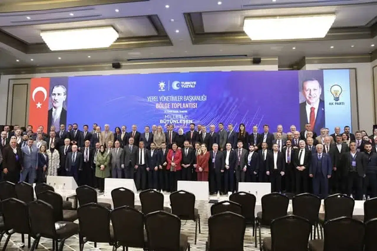 AK Parti Rize İl Teşkilatı Yerel Yönetimler Bölge Toplantısına Katıldı