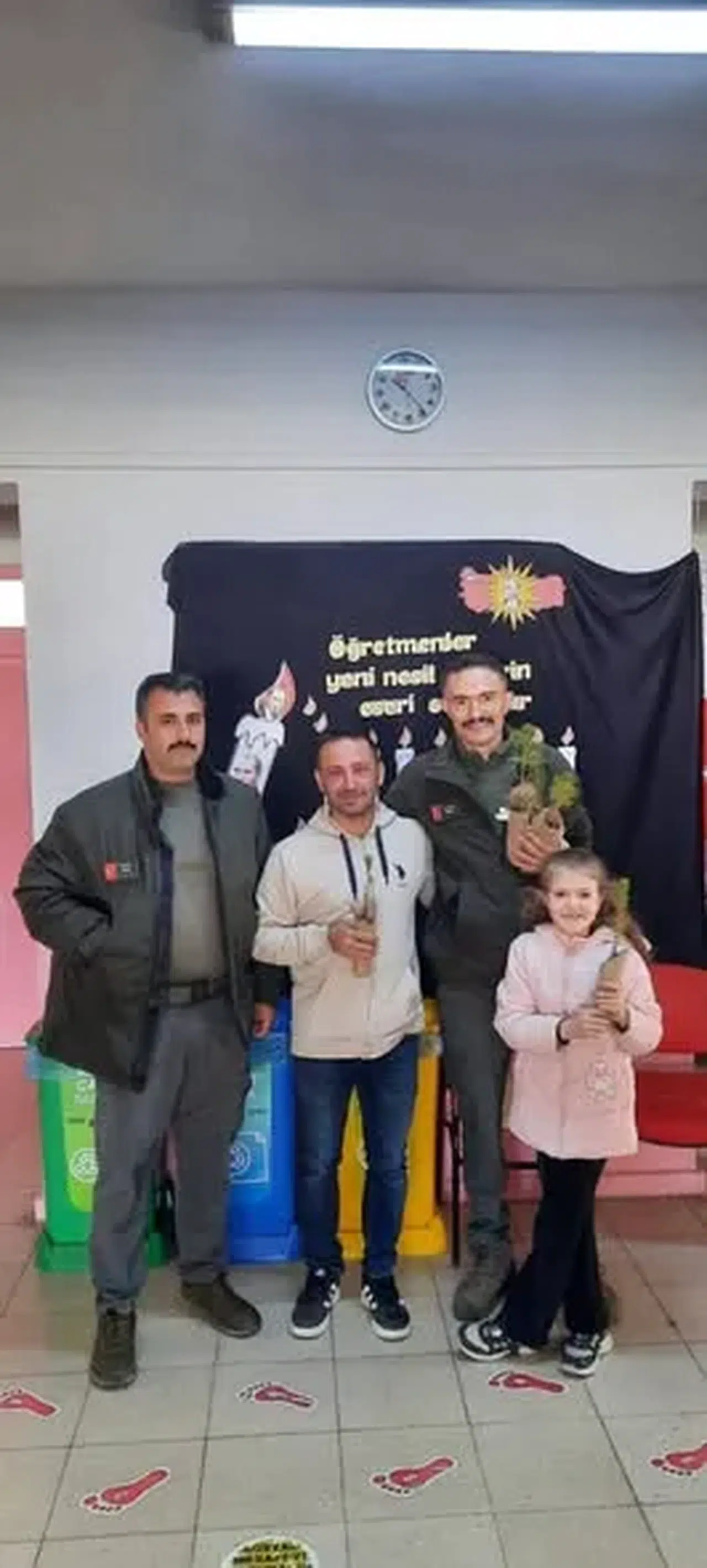 Erzincan Orman İşletme Müdürlüğü’nden Öğretmenlere Anlamlı 24 Kasım Hediyesi