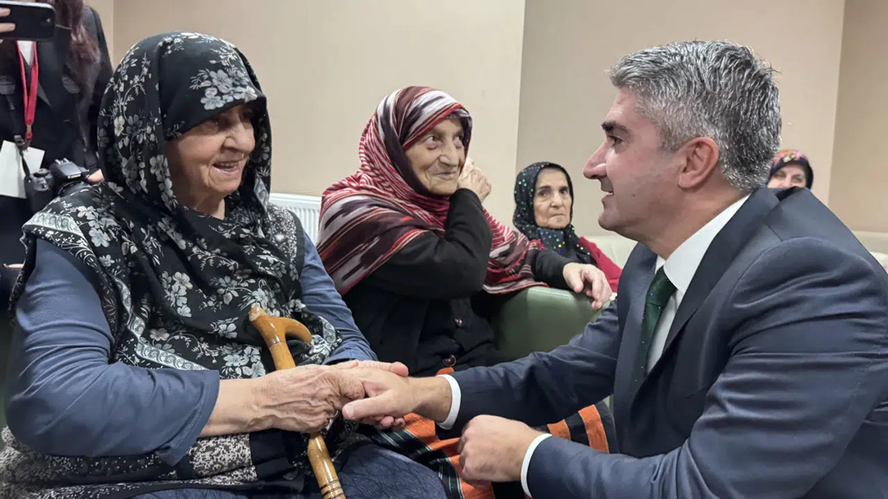 Aile Bakan Yardımcısı Tarıkdaroğlu Rize’de: Çocuklardan Huzurevine Yoğun Ziyaret Trafiği