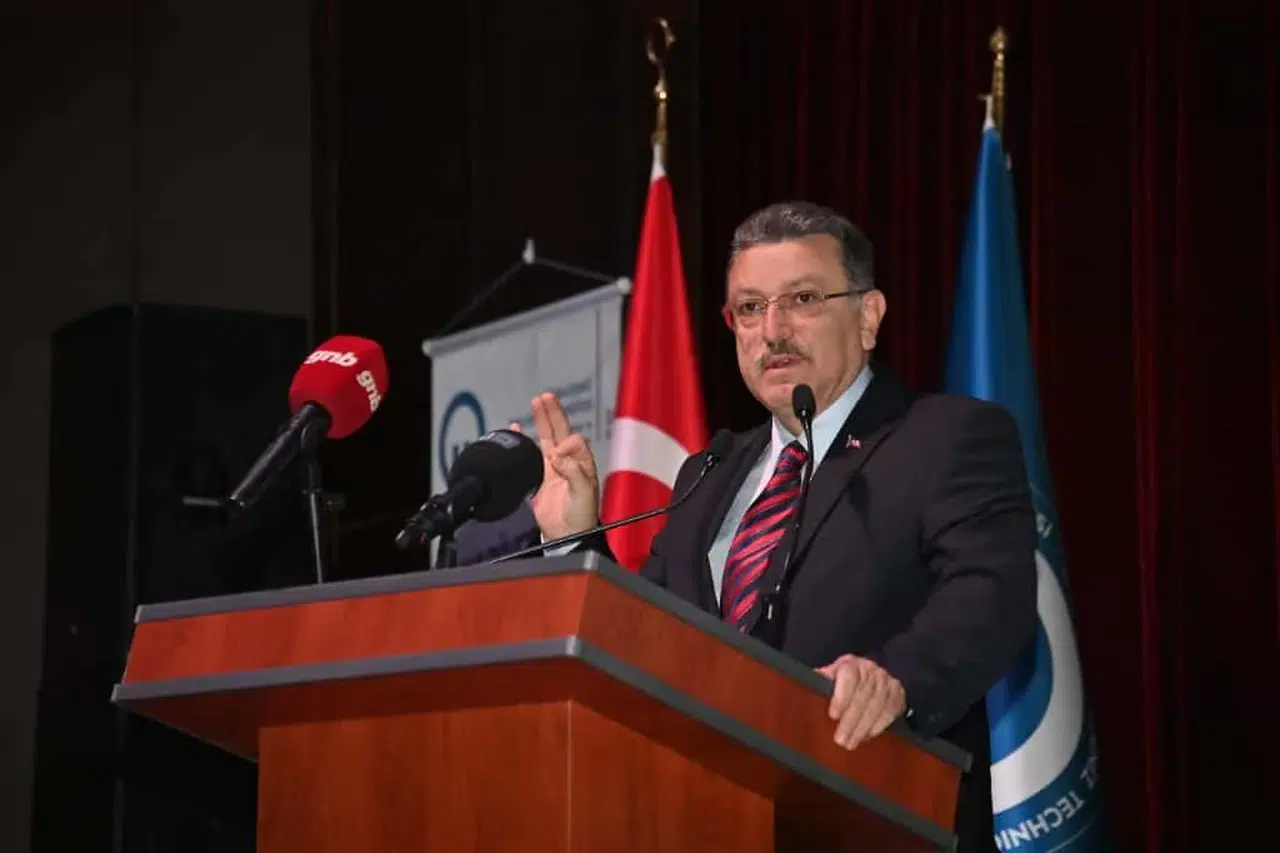 Gençler, Türkiye'nin geleceği; KTÜ İnsan Kaynakları Fuarı açılışında önemli mesajlar verildi