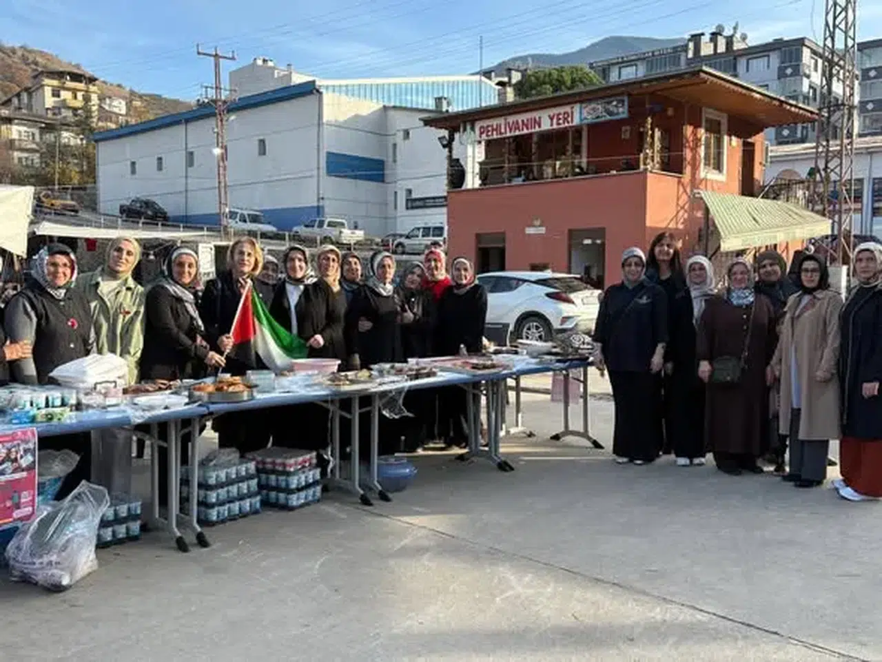 AK Parti Artvin İl Kadın Kolları, Gazze’ye Destek Kermesine Katıldı