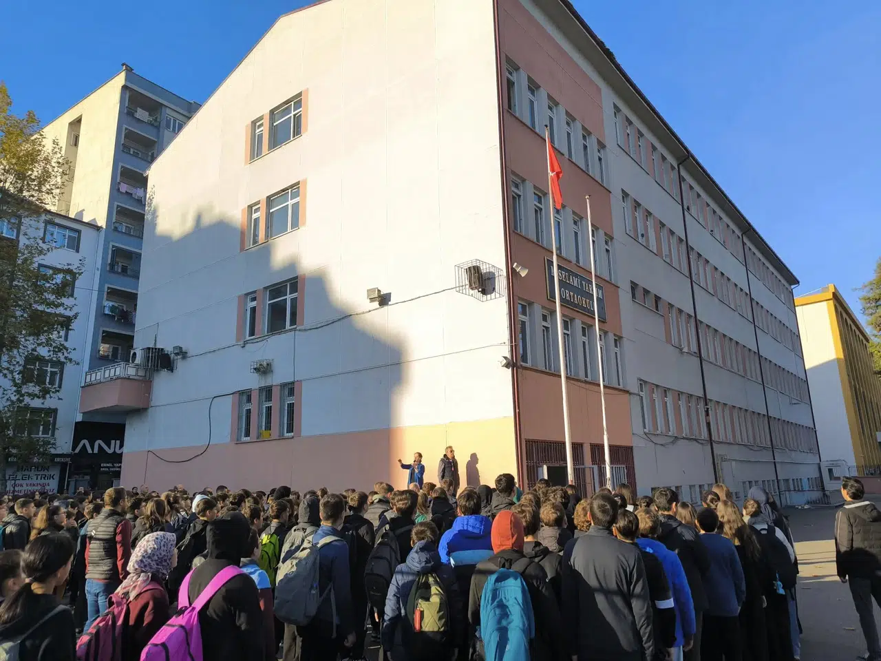 Akçaabat İlçe Milli Eğitim Müdürü Mehmet Usta’dan Mevlüt Selami Yardım Ortaokulu’na Ziyaret