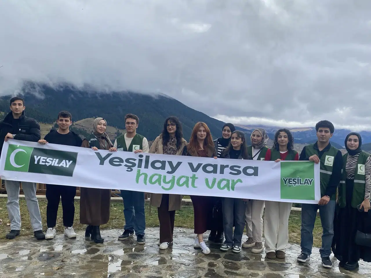 Yeşilay Artvin Şubesi ve AÇÜ Genç Yeşilay Topluluğu, Şavşat Gezisiyle Gönüllülük Ruhu Pekiştirdi