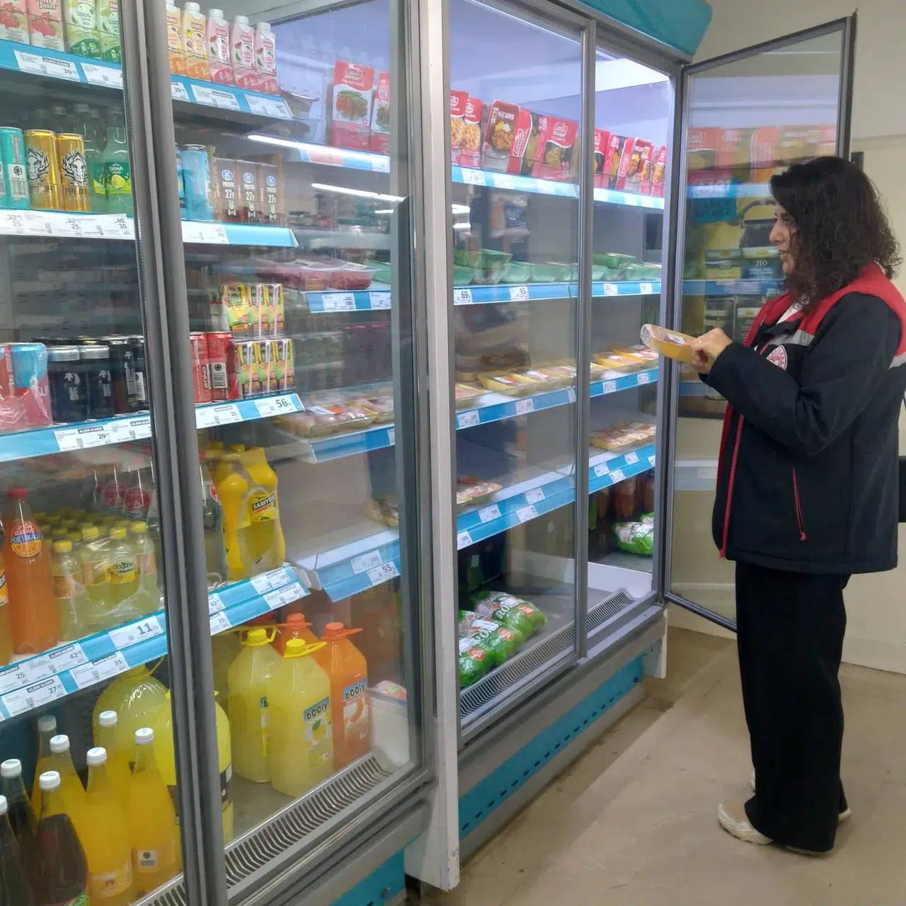 Beşikdüzü'nde gıda işletmelerine düzenli denetim: Hijyen ve güvenlik kriterleri kontrol ediliyor