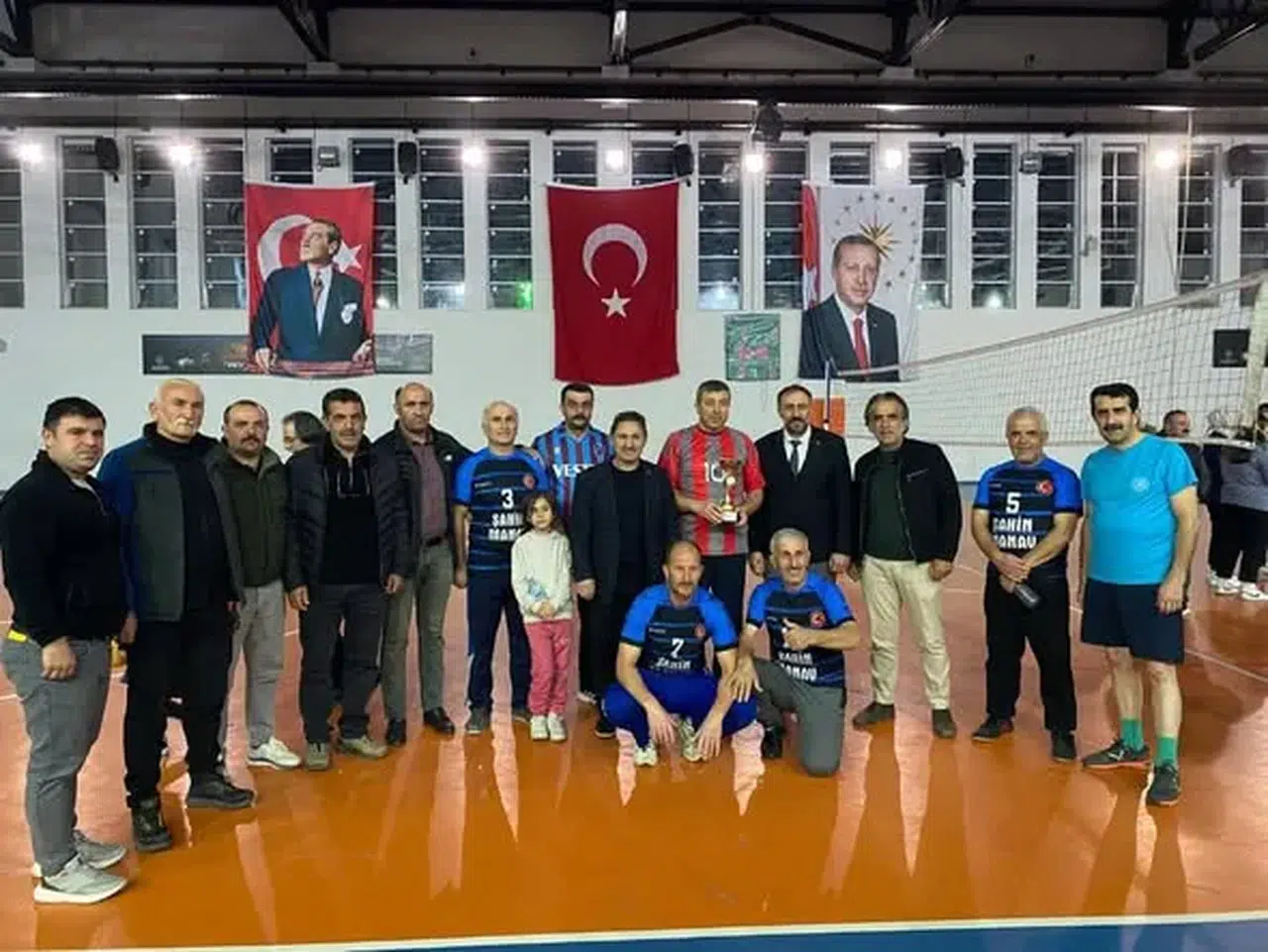 Yusufeli’nde 24 Kasım Öğretmenler Günü Voleybol Turnuvası Sona Erdi
