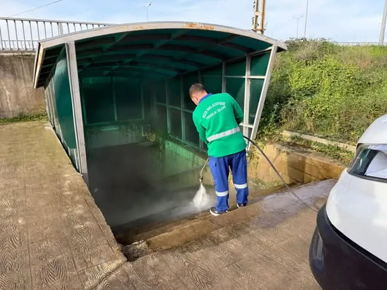 Rize Belediyesi Şehir Genelinde Buharlı ve Basınçlı Temizlik Çalışması Yaptı