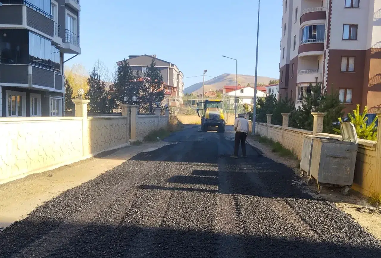 Bayburt Belediyesi Şehir Genelinde Hummalı Çalışmalarını Sürdürüyor