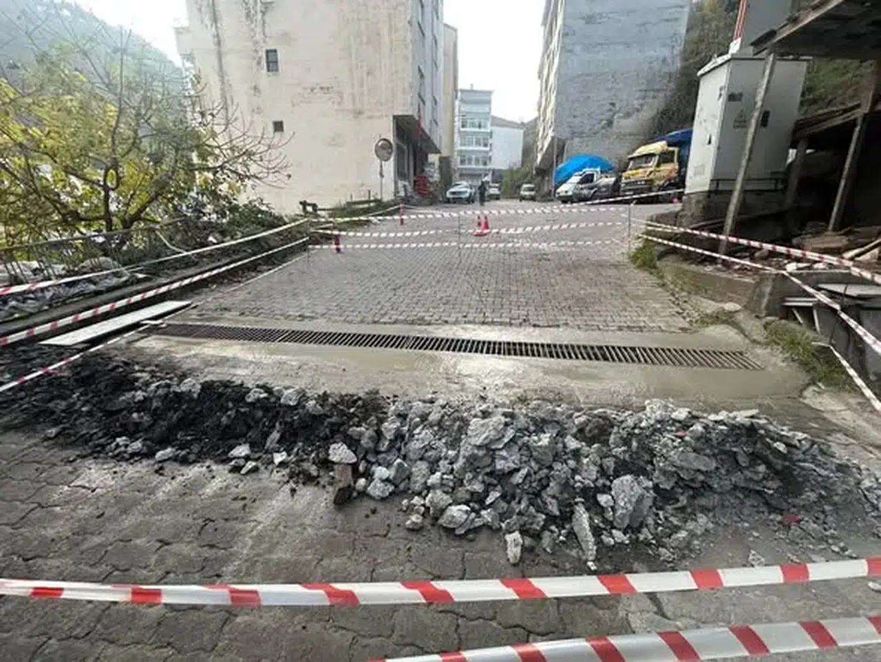 Şalpazarı’nda Akar Giderlerinde Temizlik ve Bakım Çalışmaları Sürüyor