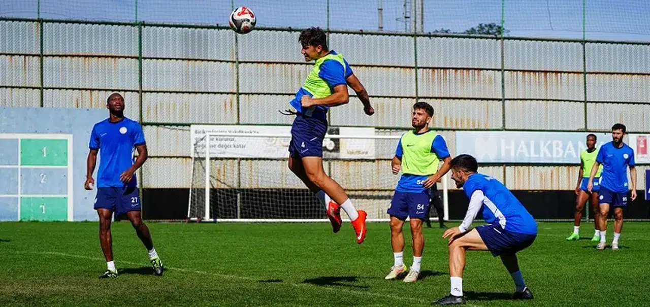 Çaykur Rizespor, Fenerbahçe maçı öncesi antrenmanlara hız verdi, Olawoyin takıma döndü!