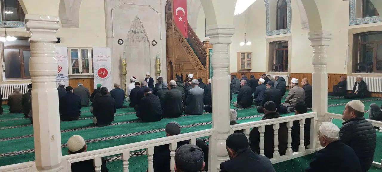 Oltu'da Sabah Namazı Buluşmaları'nda 'Dua ve Kulluk Bilinci' sohbeti yapıldı