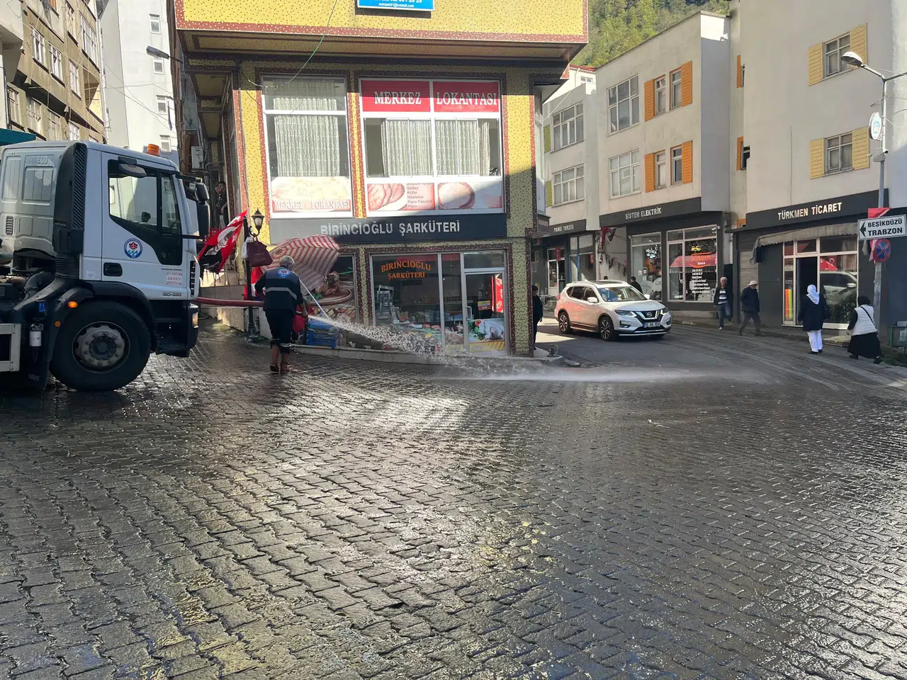 Şalpazarı’nda Temizlik Çalışmaları Aralıksız Sürüyor