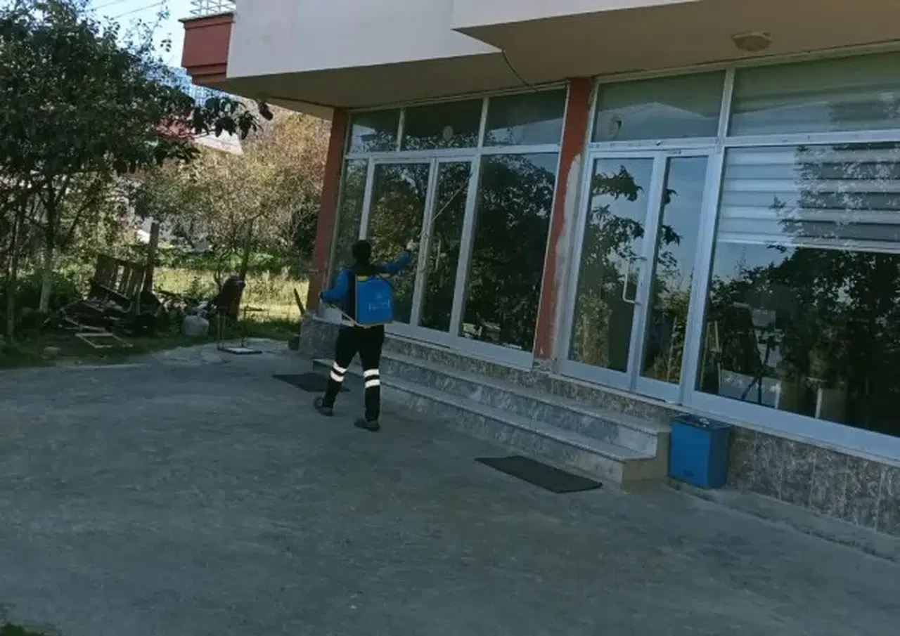 Arsin'de Kahverengi Kokarca ile Mücadele İçin Kışlak İlaçlama Devam Ediyor