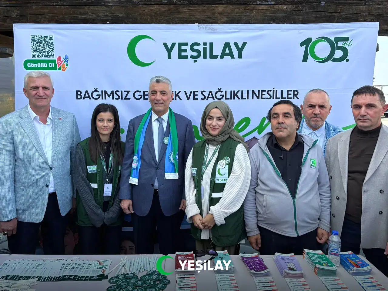 Ticaret Bakanı Ömer Bolat, Yeşilay Standını Ziyaret Etti