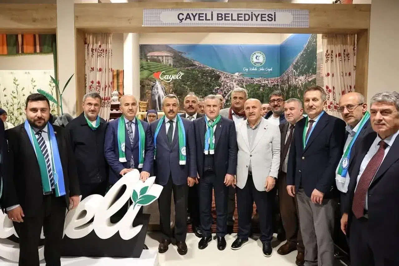 Çayeli Belediyesi, İstanbul Rize Tanıtım Günleri’nde Bakan Osman Aşkın Bak’ı Ağırladı Rize
