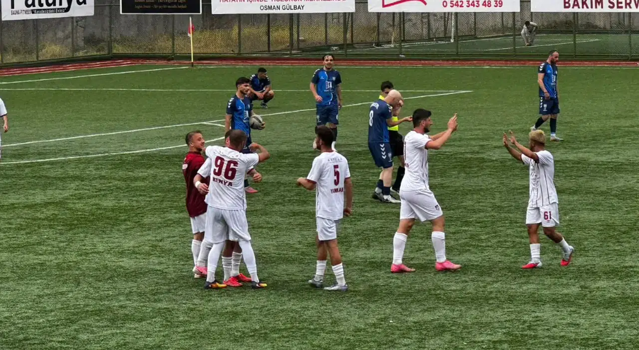 Ardeşenspor Zirveye Uçtu: 3-1’le Liderlik Koltuğunda