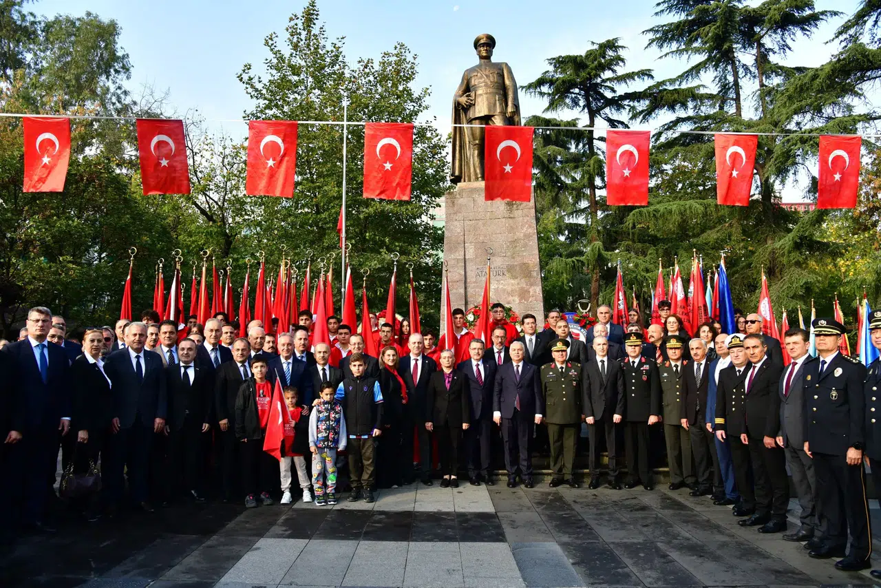 Atatürk, vefatının 87. yılında Trabzon'da saygı töreniyle anıldı