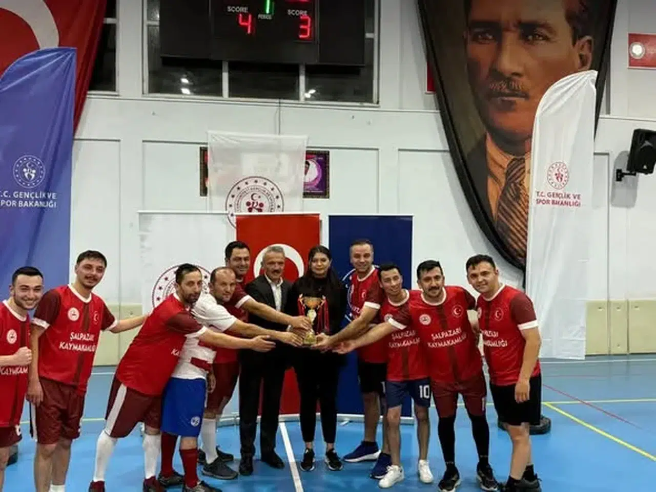 Şalpazarı Kaymakamlığı Futsal Turnuvası Sona Erdi: Şampiyon Kaymakamlık Takımı Oldu