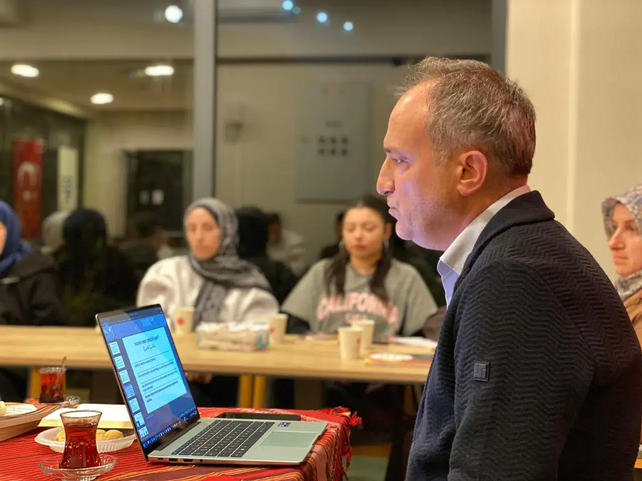 On Beşer On Eser Programı Kapsamında Anlamlı Kitap Tahlili Gerçekleştirildi