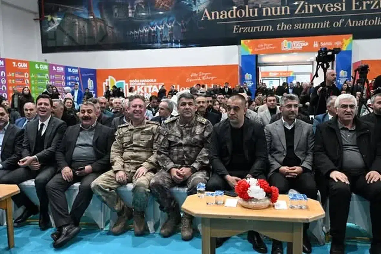 Erzurum Emniyet Müdürü Onur Karaburun 7. Kitap Fuarı Açılışına Katıldı