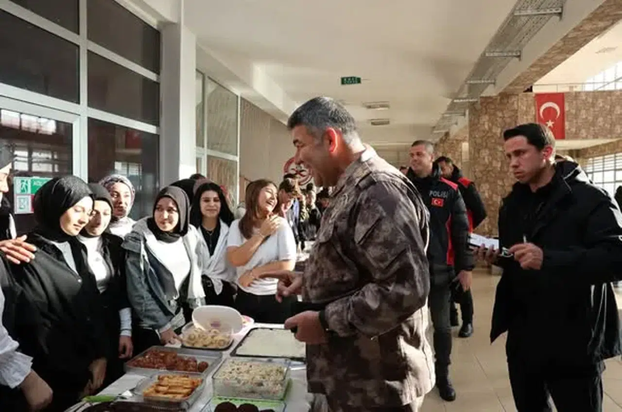 Erzurum Emniyet Müdürü Onur Karaburun Okul Ziyaretlerinde Bulundu