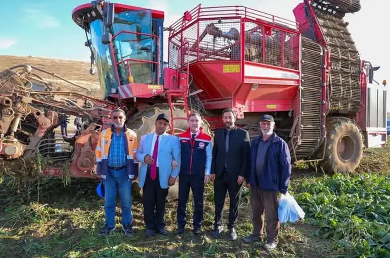 Bayburt’ta Şeker Pancarı Hasadı Başladı