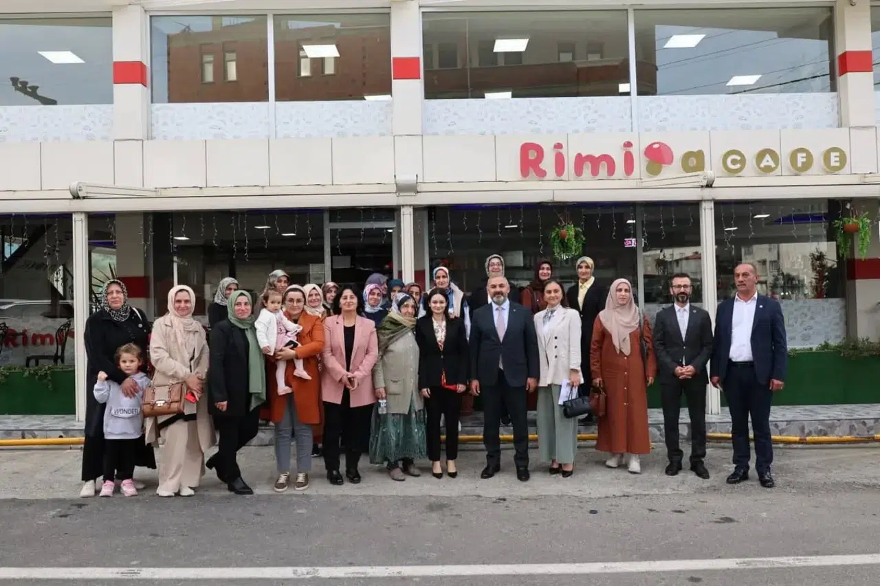 Başkan Hamza Bilgin, Yeşilyalı Mahallesi’nde Vatandaşlarla Buluştu