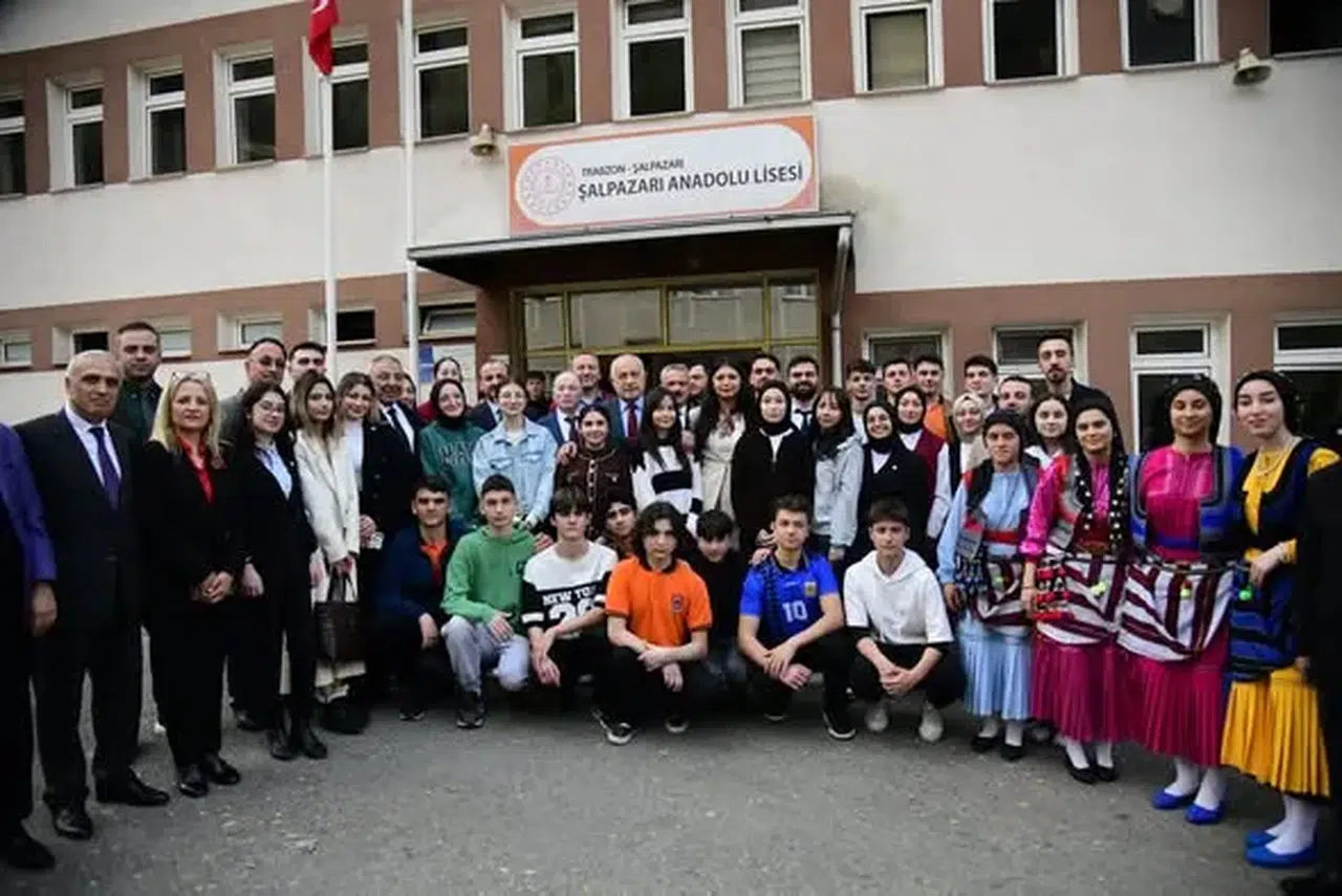 Şalpazarı Anadolu Lisesine Yeni Kütüphane Kazandırıldı