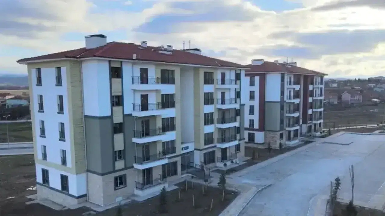 TOKİ Başvuru Ücreti Yatıranlar Neden Bekleme Sürecindeler? 5 Bin TL Sosyal Konut İhalesine Katılım Bilgisi Ne Zaman Gelecek?