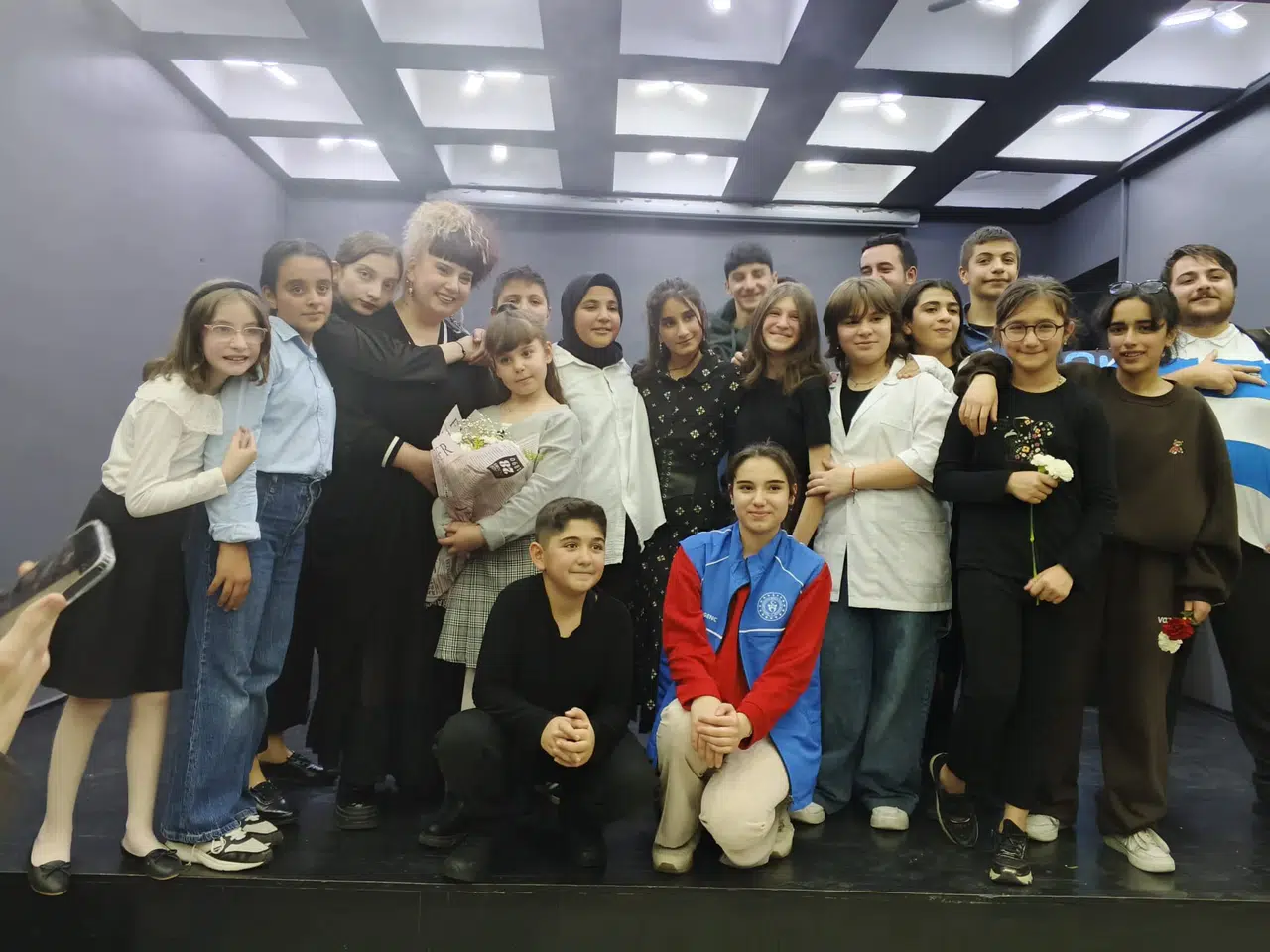 Gençler 'Ah Şu Gençler' ile sahne aldı, izleyicilerden tam not aldı!