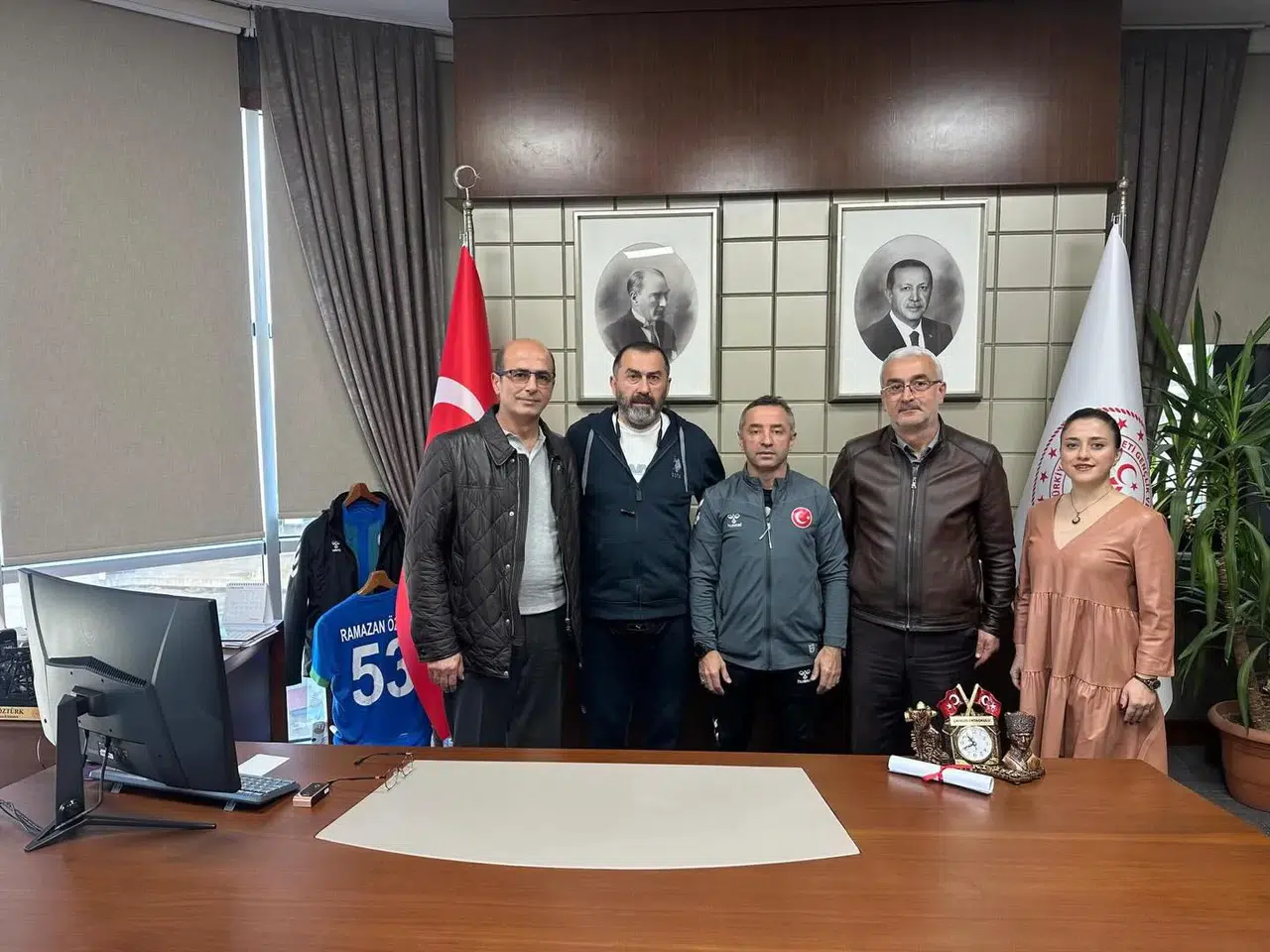 Rize Çaykur Ortaokulu’ndan İl Müdürü Ramazan Öztürk’e Teşekkür Ziyareti