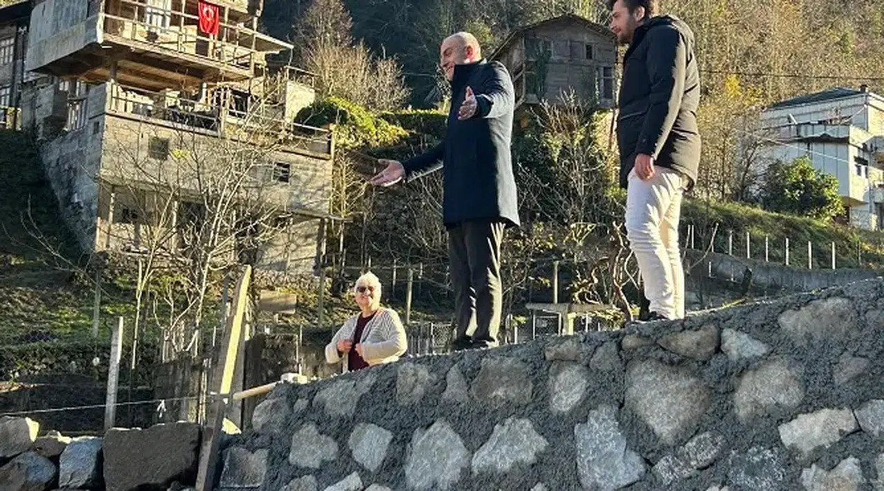 Çamlıhemşin’de Yol Seferberliği: Başkan Altun Betonsuz Yol Bırakmayacağız