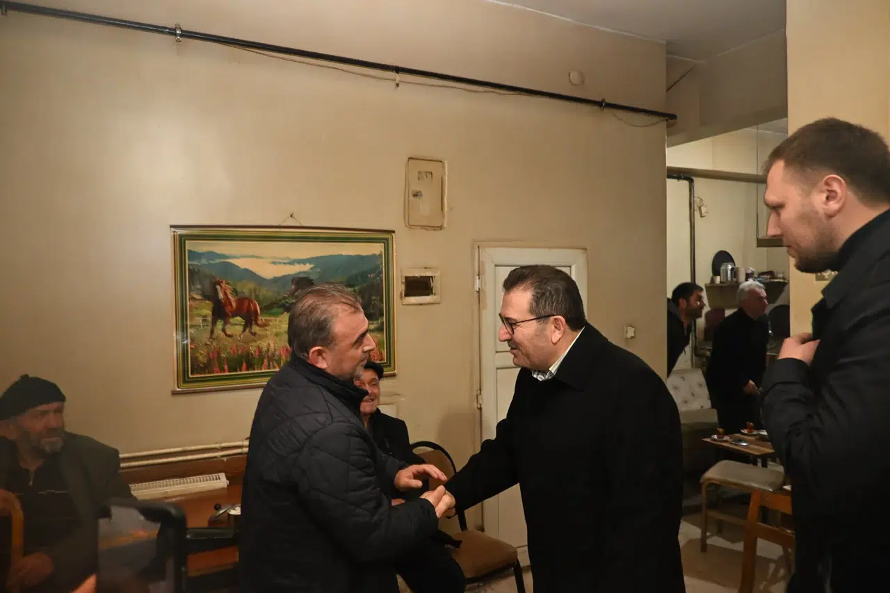 Selami Altınok, Tortum'da esnafla bir araya gelerek ekonomik destek sözü verdi