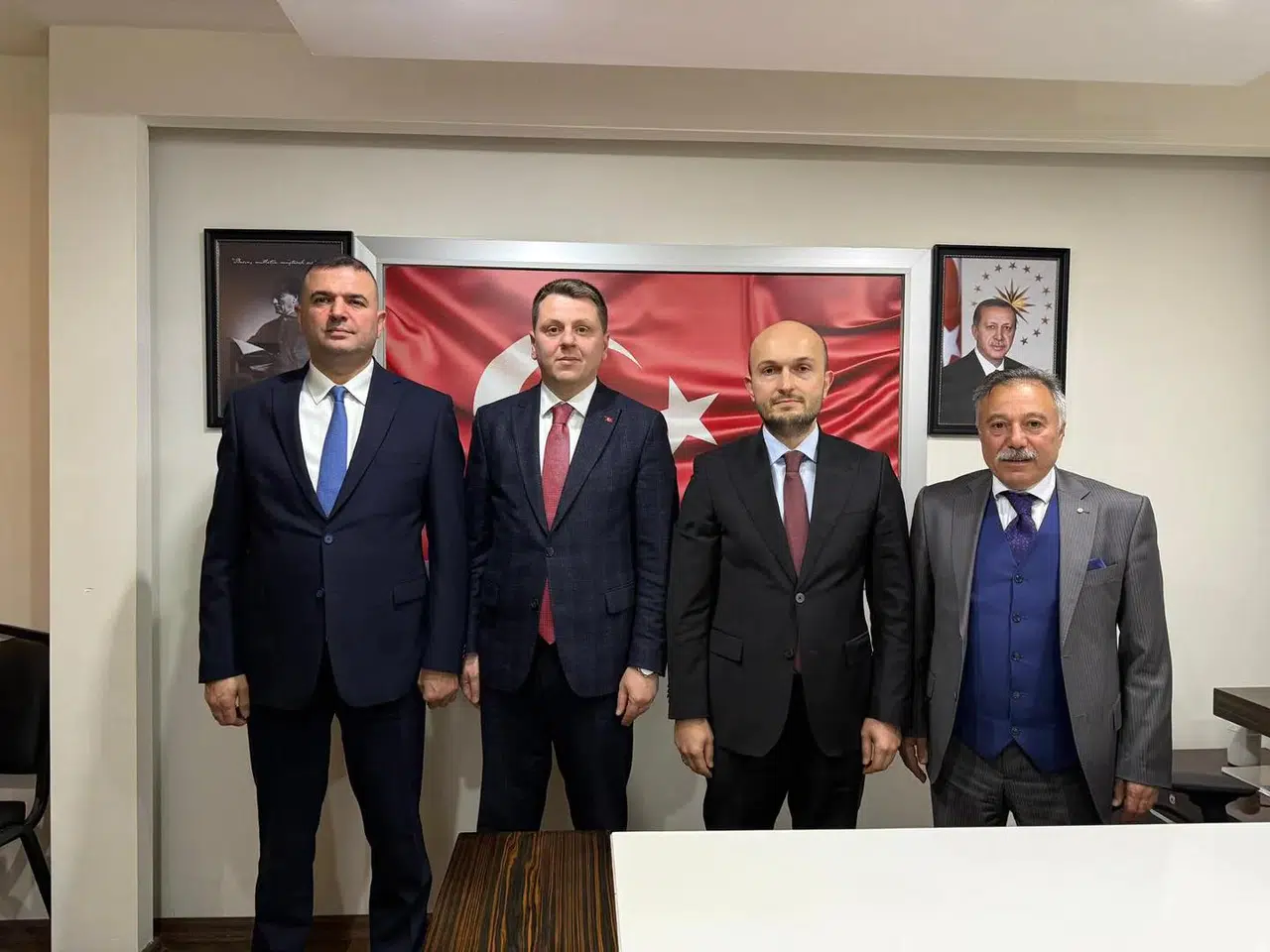 MHP Trabzon Teşkilatından Basın İlan Kurumu İl Müdürüne Ziyaret