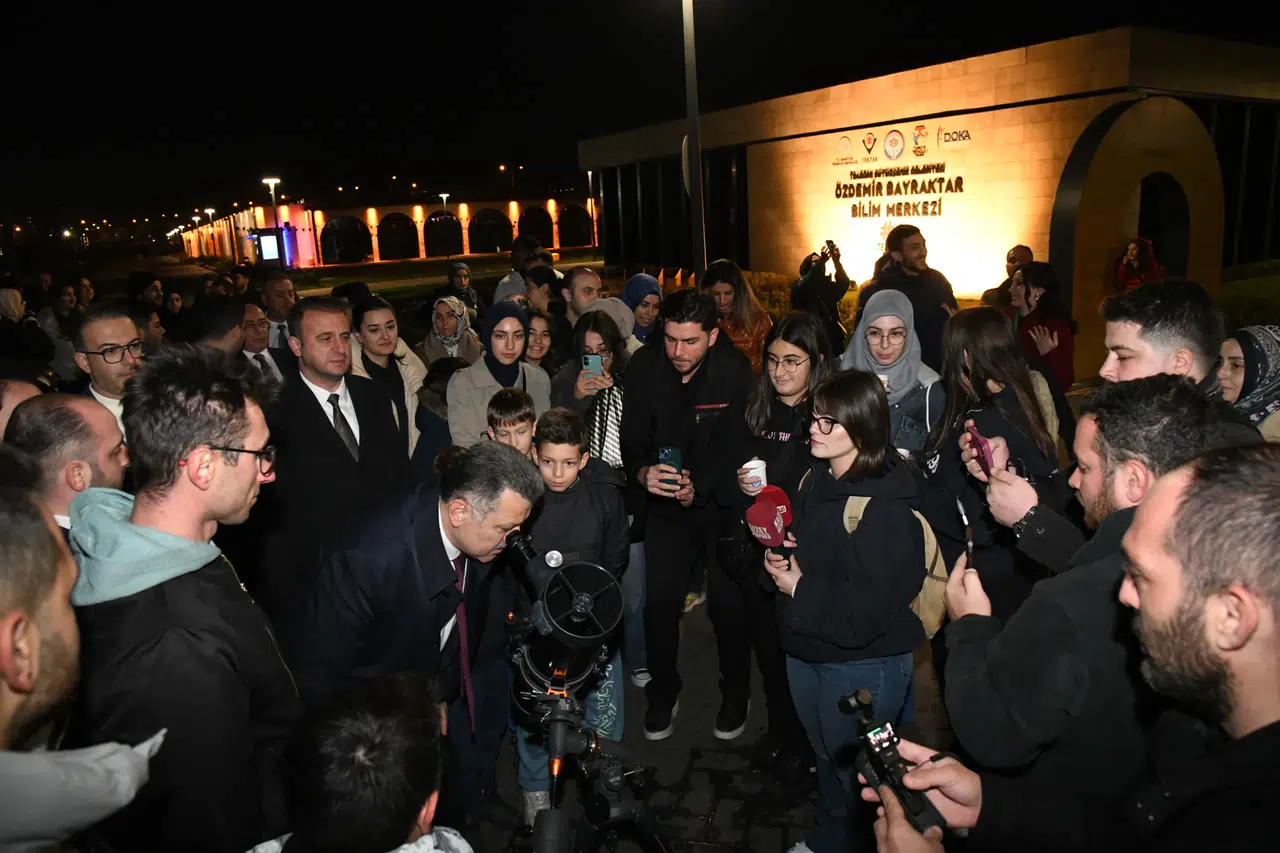 ‘Soğuk Ay’ Trabzon’da Gençleri Büyüledi