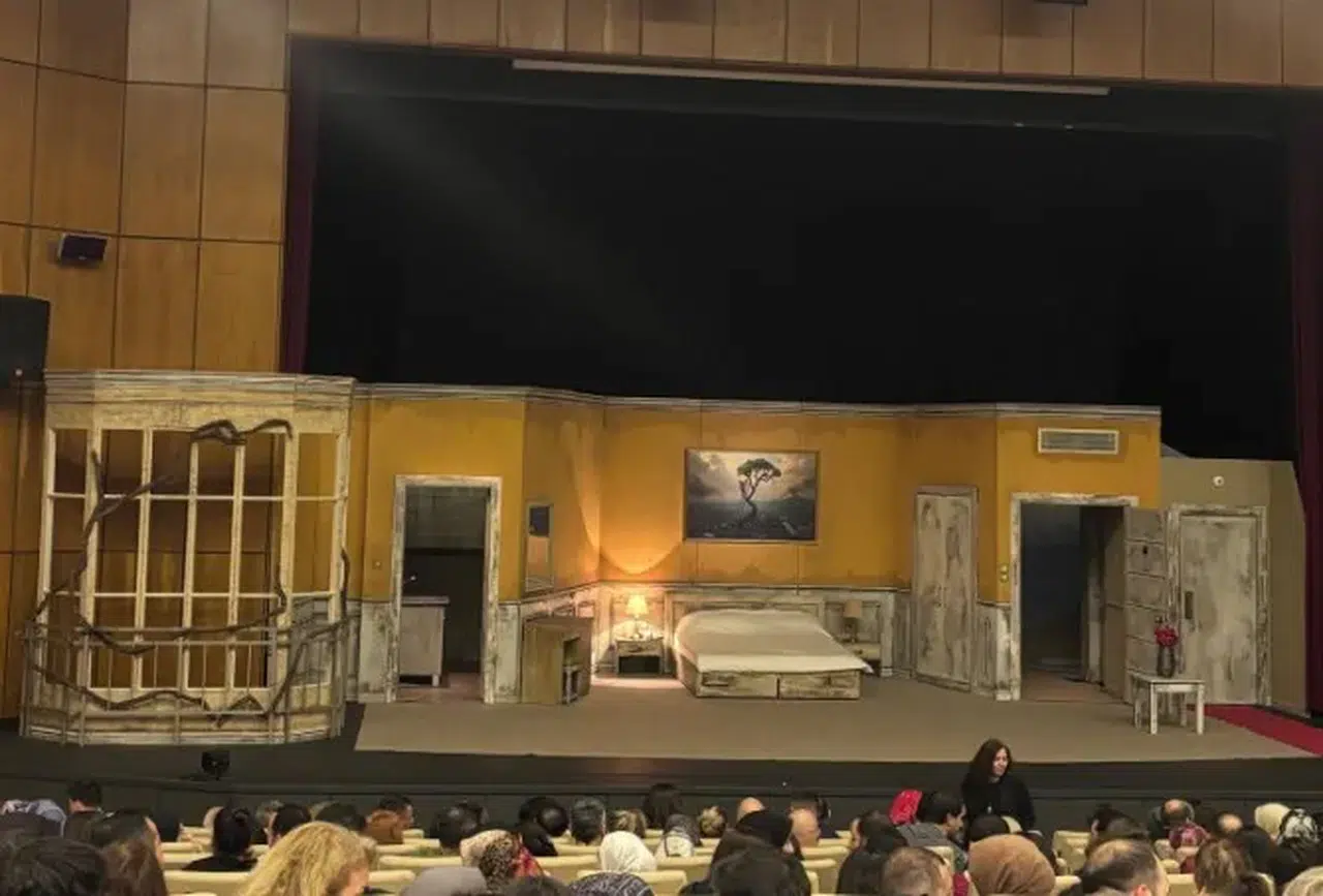 İyidere'de Öğrencilere Ücretsiz Tiyatro: Kültürel Farkındalık Artıyor