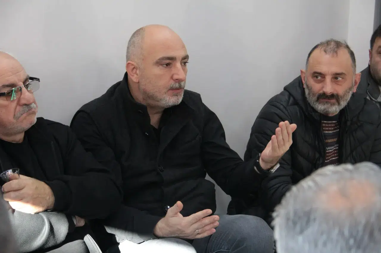 Hopa Belediyesi Esnafla Buluştu: Kars Caddesi’ndeki Sorunlara Yerinde Çözüm Arayışı