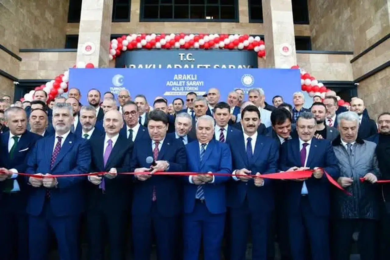 Araklı Adalet Sarayı Hizmete Açıldı: Açılış Töreninde Dualar Edildi