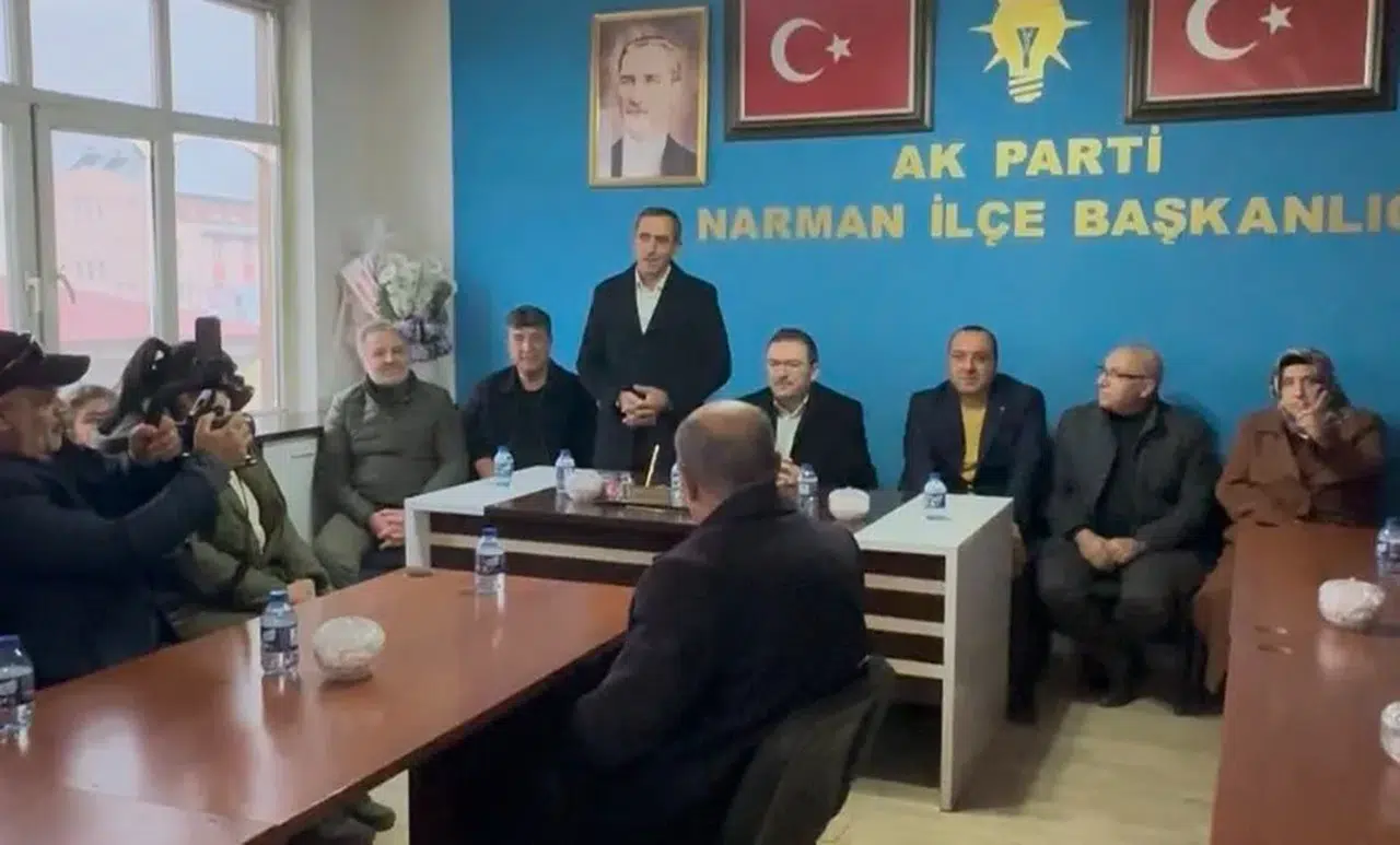 AK Parti Heyeti Narman'da Teşkilatla Bir Araya Gelerek Hedefleri Belirledi