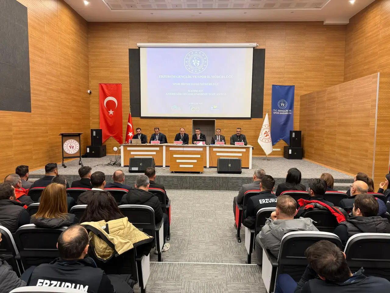 Erzurum’da Sporcu Eğitim Kamp Merkezi'nde Antrenör Değerlendirme Toplantısı yapıldı