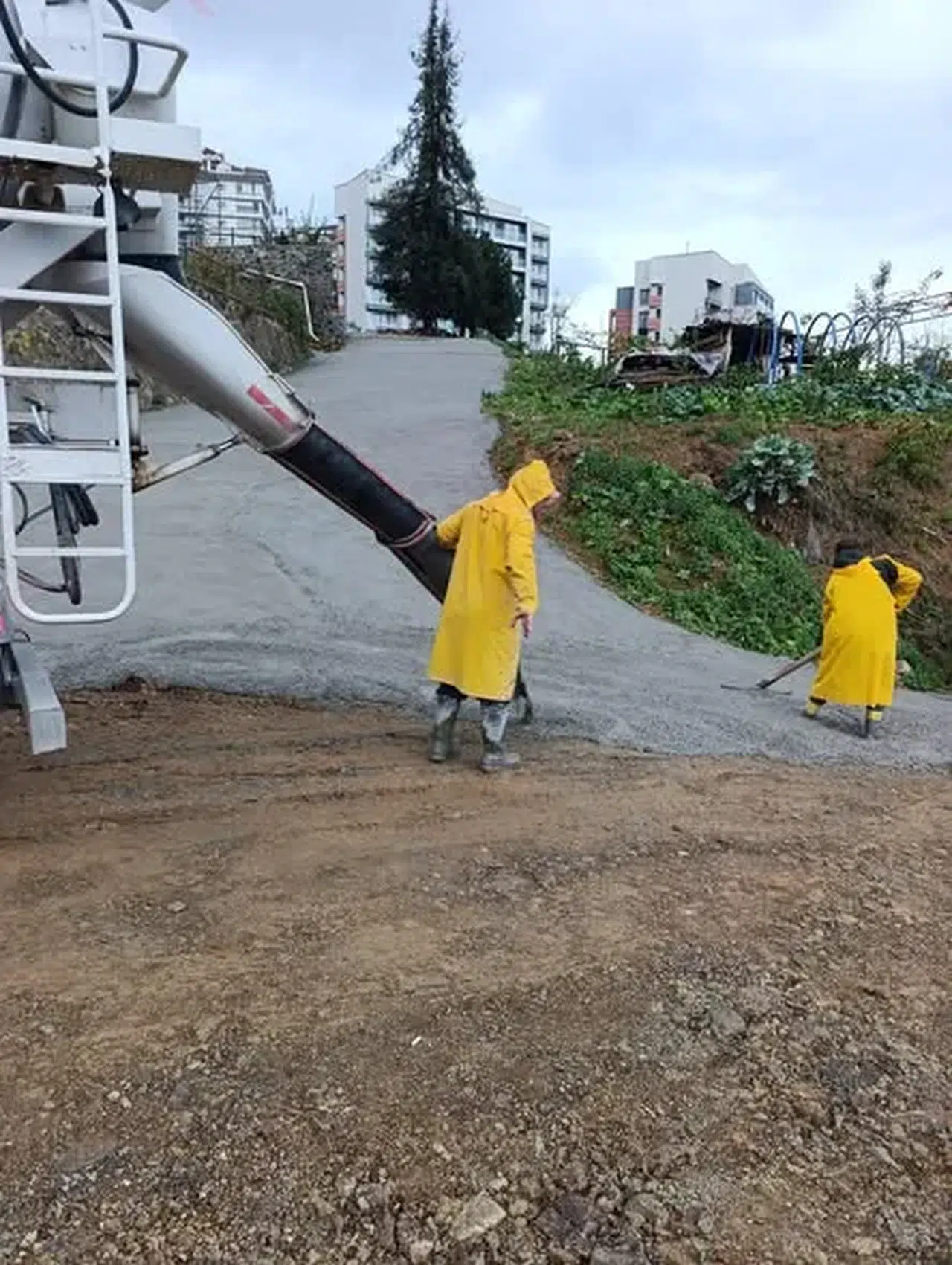 Yomra Belediyesi’nden İlçe Genelinde Yoğun Fen İşleri Çalışması