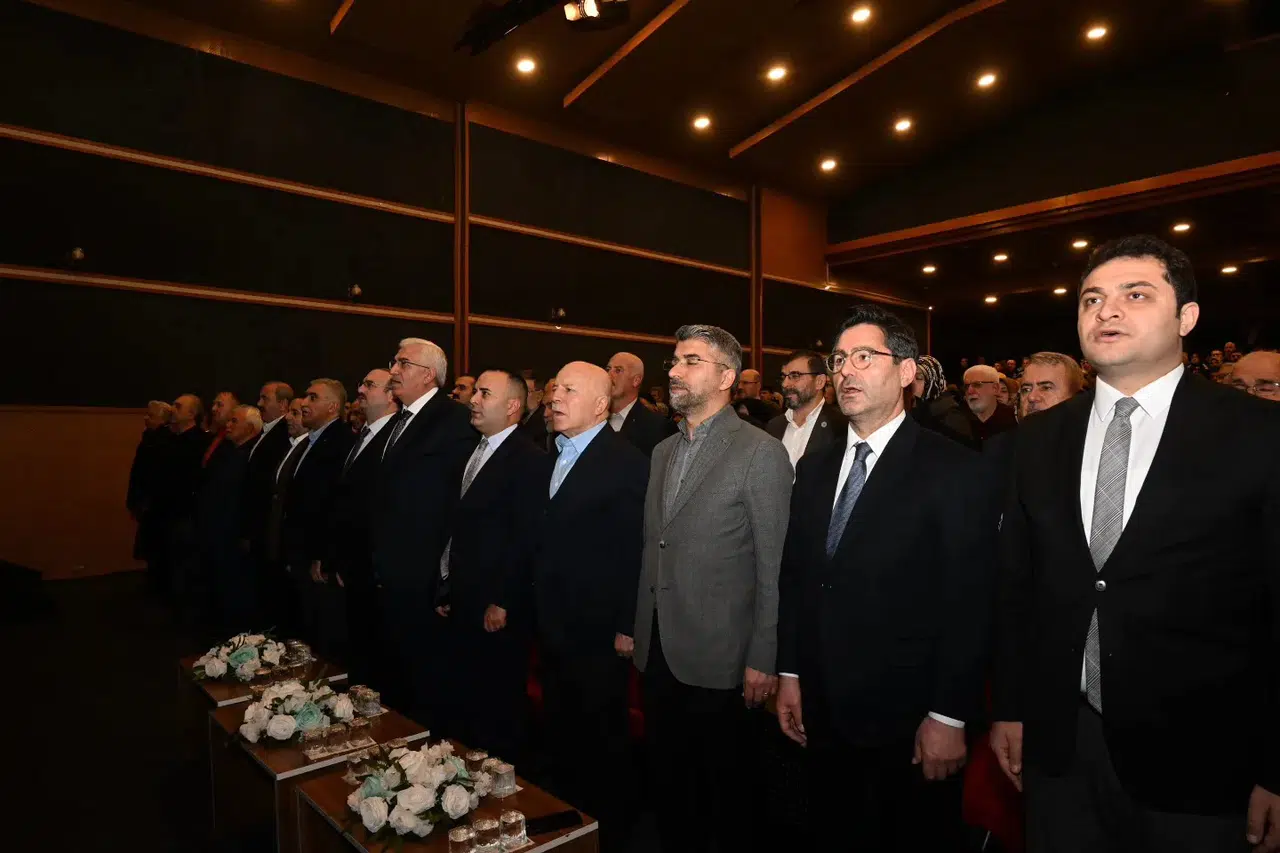 Erzurum’da Alvarlı Efe Hazretleri Dualarla Yâd Edildi