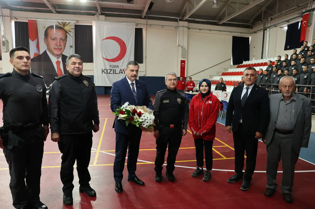 Erzurum'da Polis Meslek Eğitim Merkezi'nde Kan Bağışı Programı Gerçekleştirildi