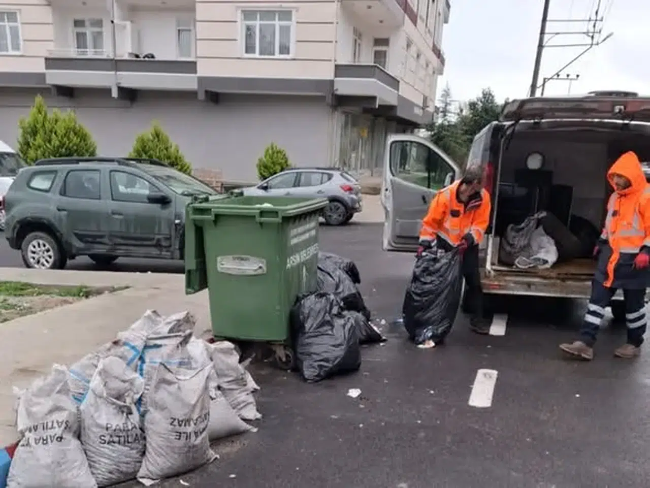 Arsin Belediyesi’nden İlçe Genelinde Yoğun Temizlik Seferberliği
