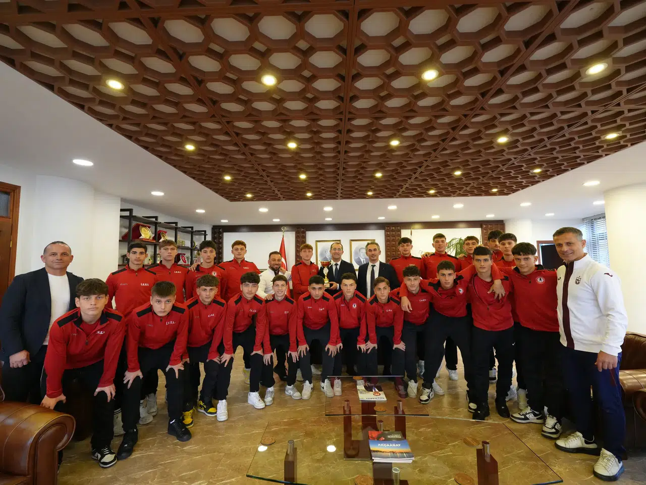 Genç Sporculardan Başkan Ekim’e Ziyaret