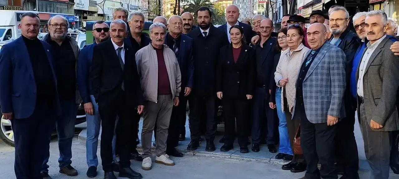 İYİ Parti Genel Başkan Yardımcısı Ayyüce Türkeş Ardeşen’de Esnafın Sorunlarını Dinledi