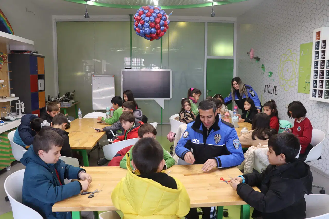 Erzurum'da Öğrencilere Bilim Dolu Gezi ile Gelecek Destekleniyor