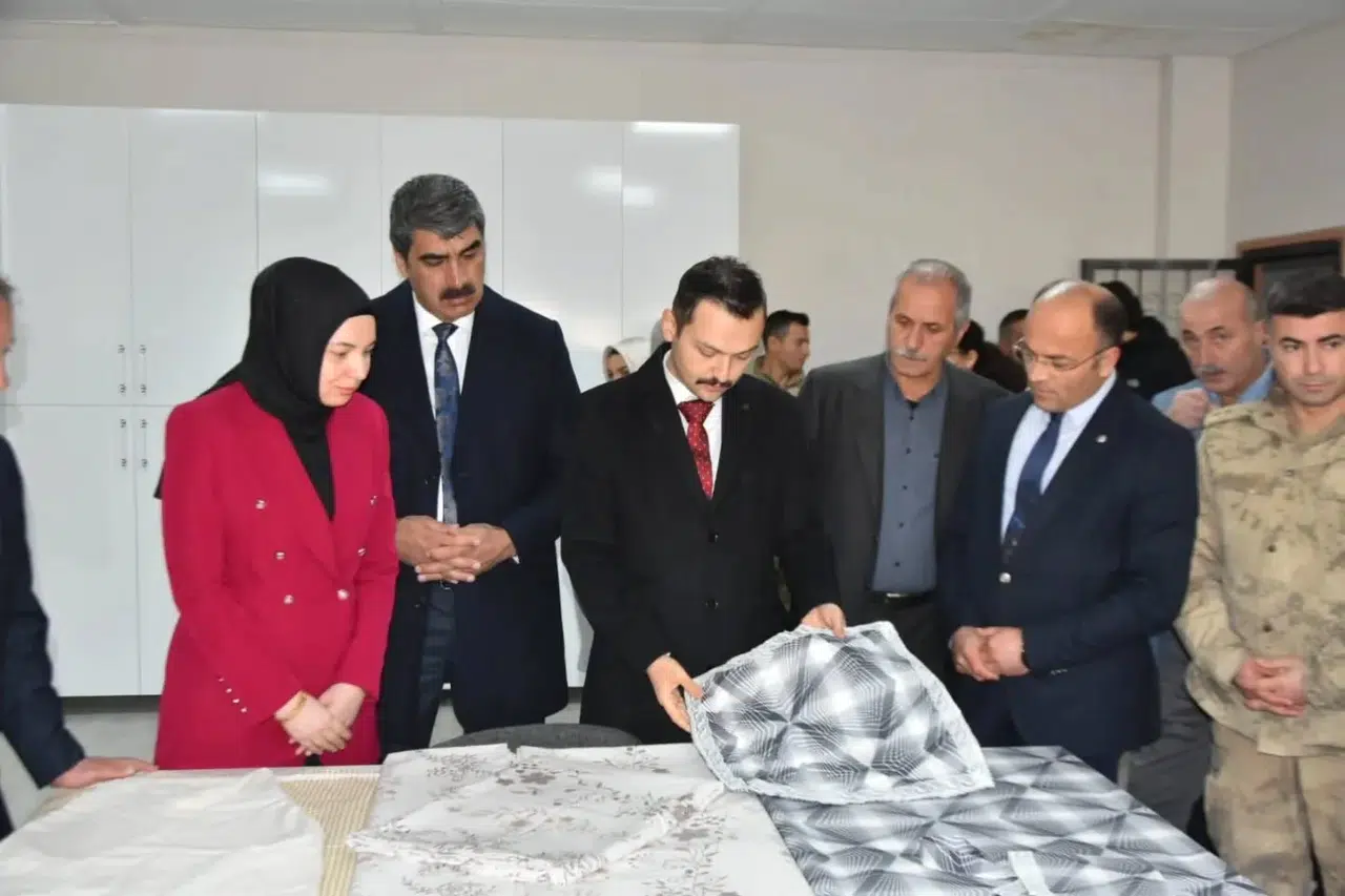 Aşkale'de kadın istihdamı için bilişim ve dikiş-nakış atölyeleri açıldı